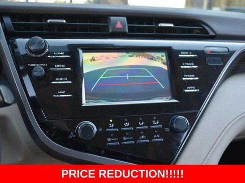 Used 2019 Toyota Camry LE image 5
