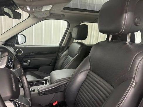 Used 2024 Land Rover Discovery S AWD/4WD image 10