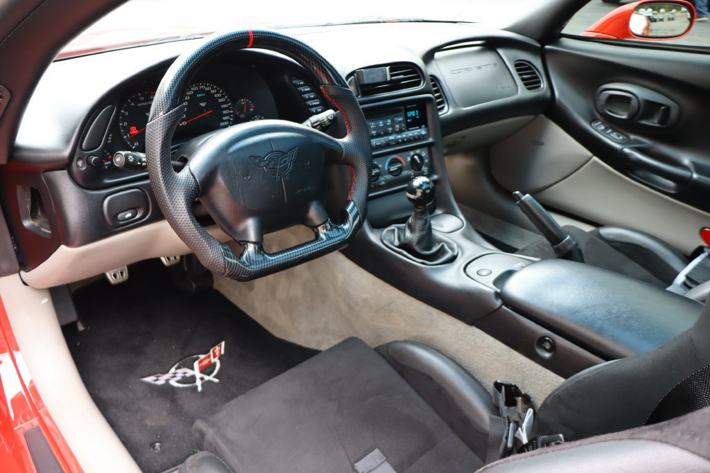 Used 2001 Chevrolet Corvette Coupe RWD image 5