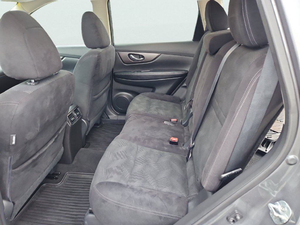 Used 2014 Nissan Rogue SV w/ SV Premium Package AWD/4WD image 33