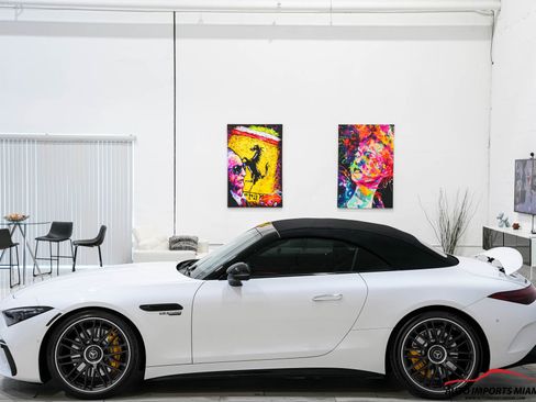 Used 2022 Mercedes-Benz SL 55 AMG 4MATIC w/ Driver Assistance Package image 11