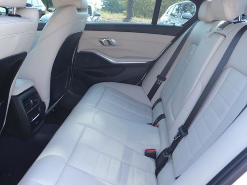 Used 2022 BMW 330i Sedan w/ M Sport Package RWD image 13
