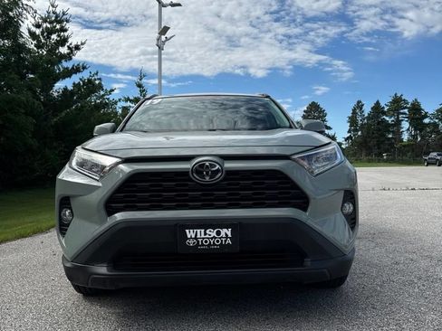 Used 2019 Toyota RAV4 XLE w/ Convenience Package AWD/4WD image 3