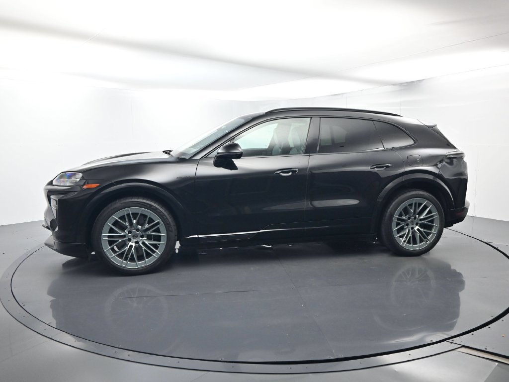 Certified 2026 Porsche Cayenne Turbo AWD/4WD image 2