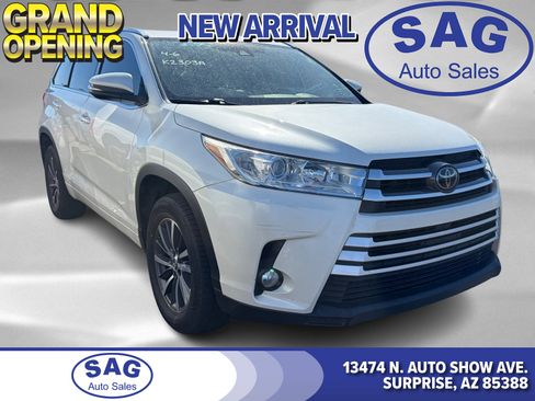 Used 2018 Toyota Highlander XLE image 1