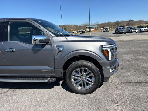 Used 2024 Ford F150 Lariat w/ FX4 Off-Road Package AWD/4WD image 4