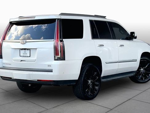 Used 2018 Cadillac Escalade Luxury AWD/4WD image 13