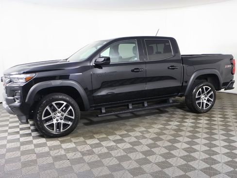 Used 2023 Chevrolet Colorado Z71 w/ Z71 Convenience Package 2 AWD/4WD image 16
