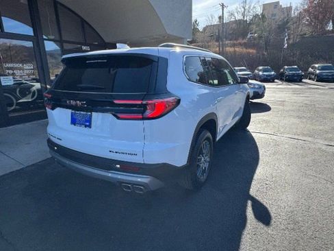 Used 2025 GMC Acadia Elevation AWD/4WD image 7