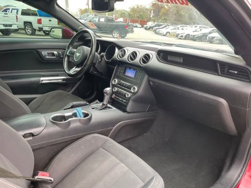 Used 2019 Ford Mustang Convertible w/ Black Accent Package image 23