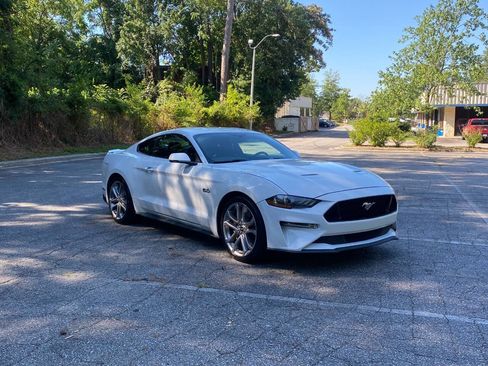 Used 2018 Ford Mustang GT Premium RWD image 3