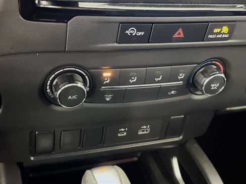 Used 2024 Nissan Frontier SV AWD/4WD image 23