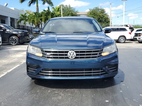 Used 2018 Volkswagen Passat 2.0T R-Line image 4