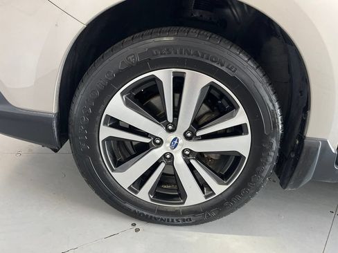 Used 2018 Subaru Outback 2.5i Limited AWD/4WD image 14