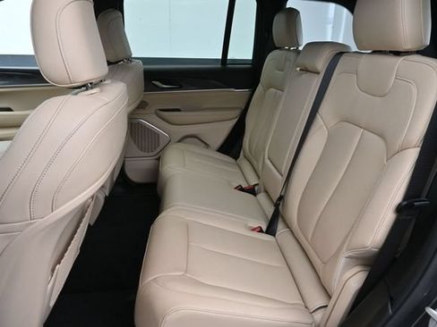 Used 2024 Jeep Grand Cherokee Limited AWD/4WD image 29