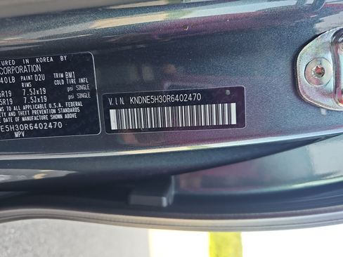 Used 2024 Kia Carnival SX FWD image 37