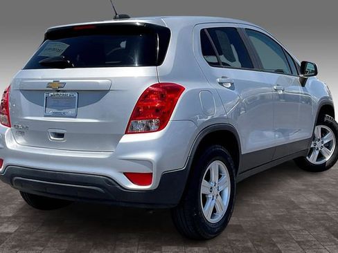 Used 2017 Chevrolet Trax LS w/ Fleet Convenience Package AWD/4WD image 2