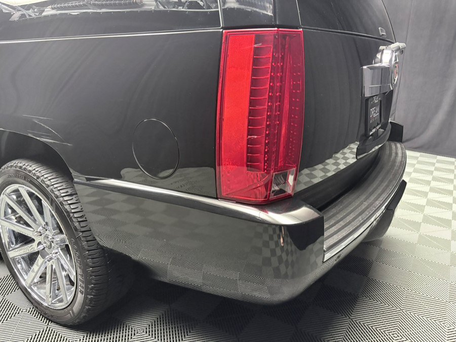 Used 2013 Cadillac Escalade ESV Luxury AWD/4WD image 12