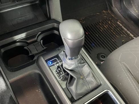 Used 2019 Toyota Tacoma TRD Off-Road image 10