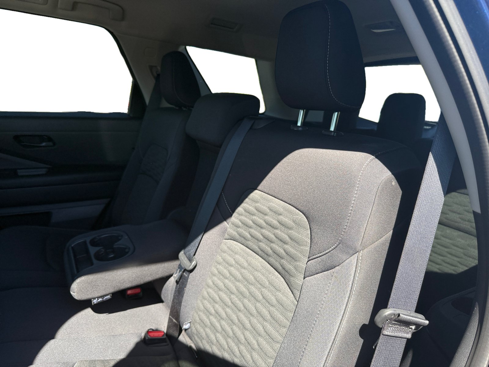Used 2025 Nissan Pathfinder SV FWD image 16