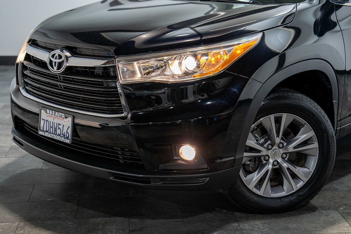 Used 2014 Toyota Highlander XLE AWD/4WD image 25