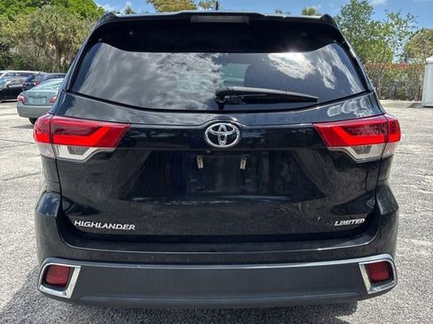 Used 2019 Toyota Highlander Limited FWD image 4