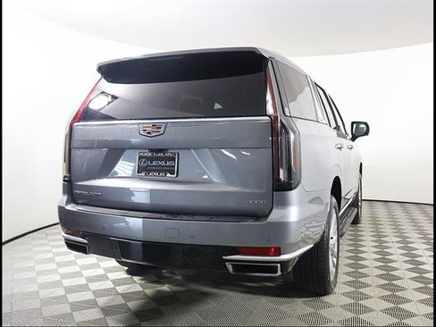 Used 2023 Cadillac Escalade Premium Luxury RWD image 5