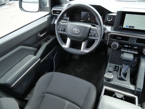 Certified 2025 Toyota 4Runner SR5 image 10