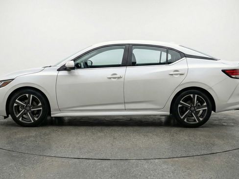 Used 2025 Nissan Sentra SV image 5