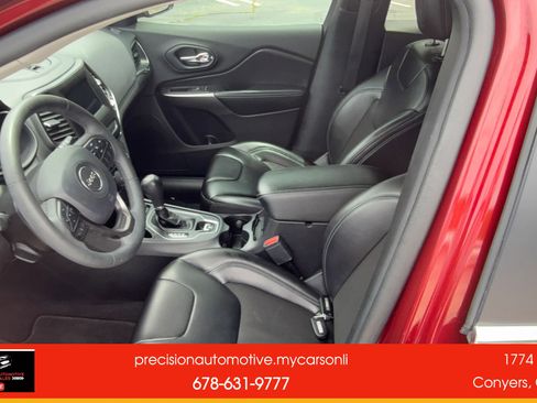 Used 2020 Jeep Cherokee Latitude Plus FWD image 13
