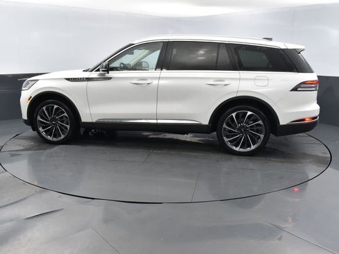 New 2026 Lincoln Aviator Reserve w/ Luxury Package image 2