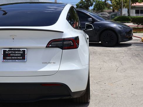 Used 2024 Tesla Model Y Performance AWD/4WD image 15