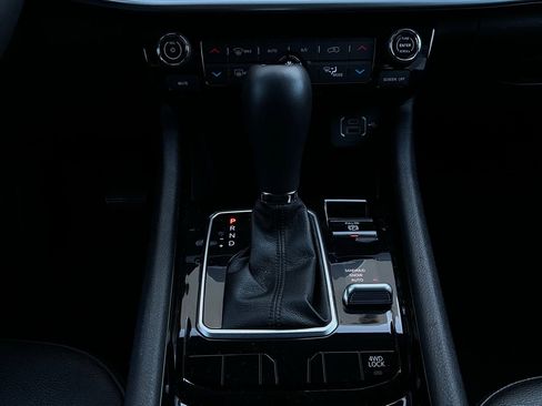 Used 2025 Jeep Compass Limited image 25