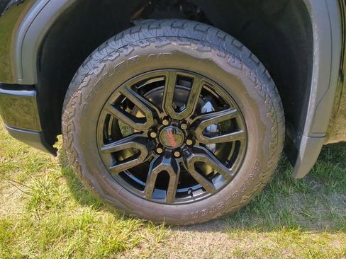 Used 2024 GMC Sierra 1500 Elevation AWD/4WD image 10
