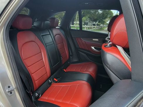 Used 2022 Mercedes-Benz GLC 300 4MATIC w/ AMG Line image 8