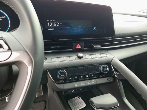 New 2026 Hyundai Elantra Sport FWD image 11