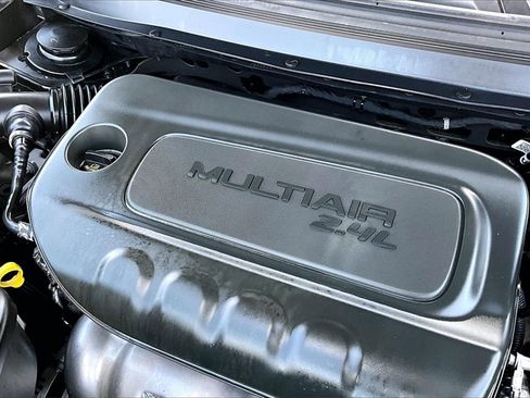 Used 2021 Jeep Cherokee Latitude Plus image 32