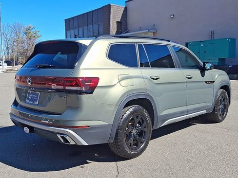 Certified 2025 Volkswagen Atlas Peak Edition SE image 11