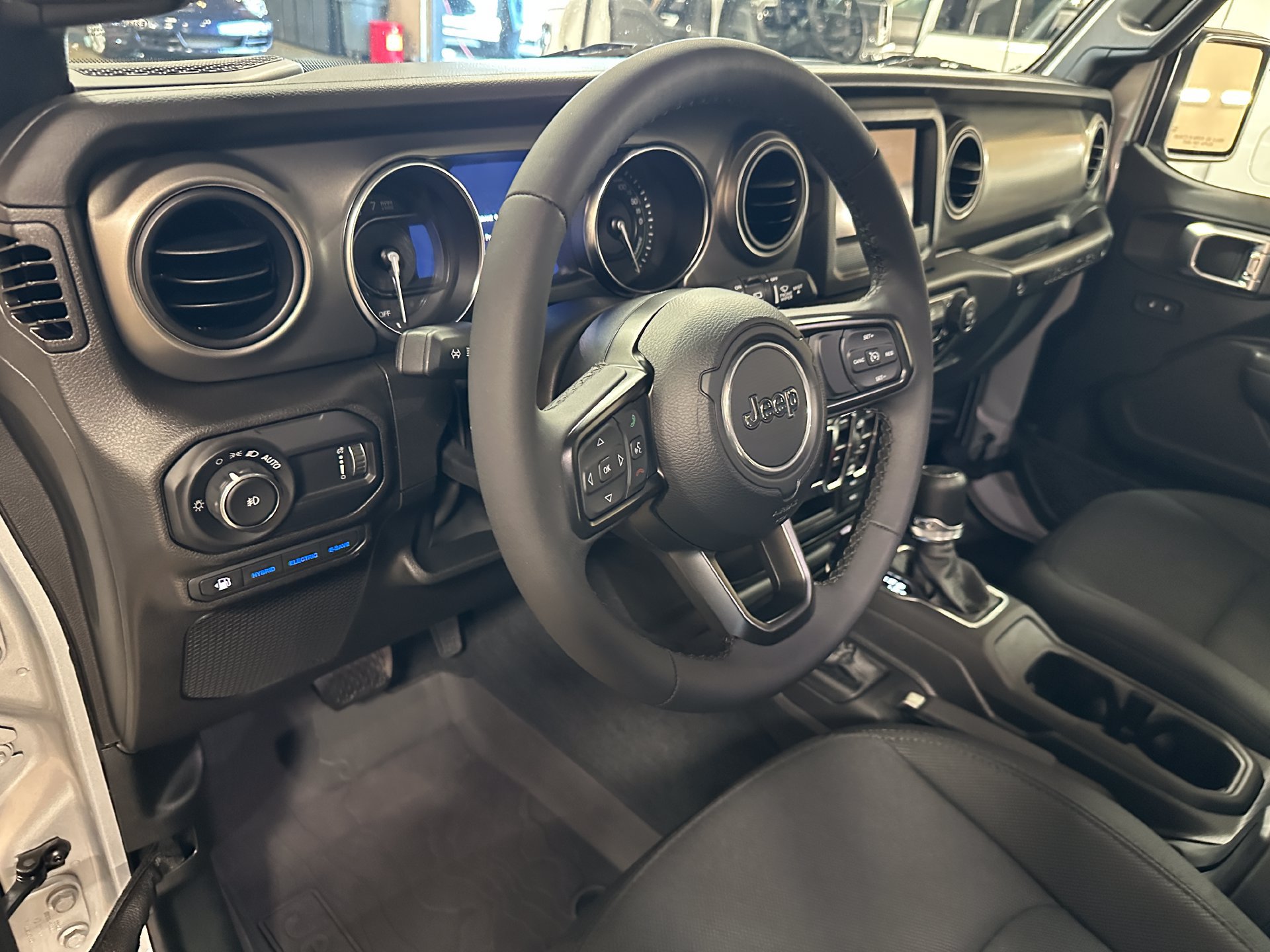Used 2023 Jeep Wrangler Unlimited AWD/4WD image 13