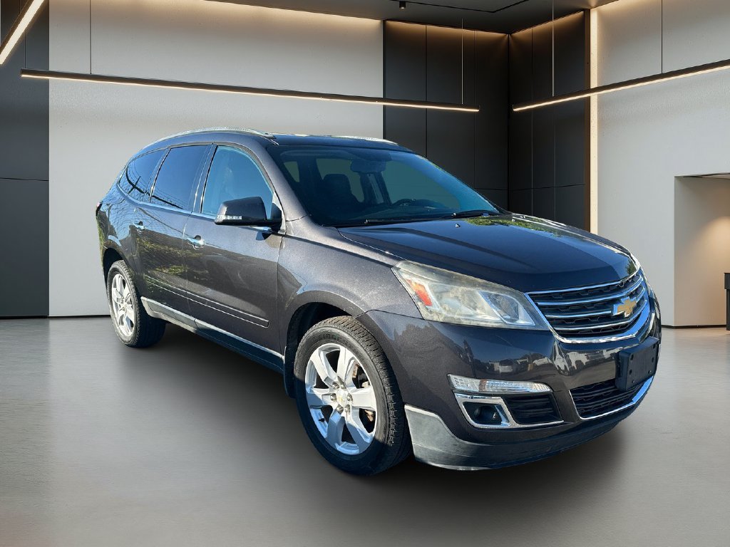 Used 2017 Chevrolet Traverse LT w/ Style and Technology Package FWD image 10