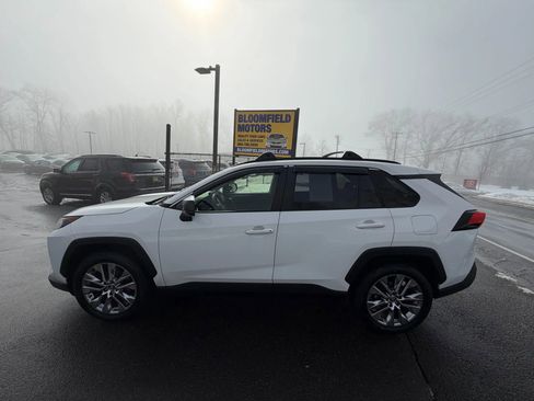 Used 2019 Toyota RAV4 LE image 8