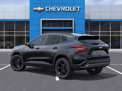 New 2026 Chevrolet Trax LT w/ Driver Confidence Package FWD image 3
