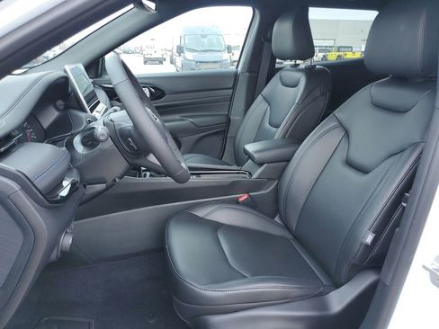 New 2026 Jeep Compass Limited image 13