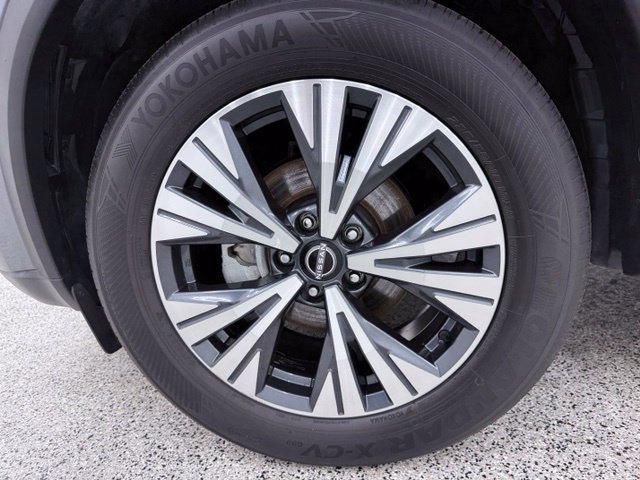 Used 2023 Nissan Rogue SV AWD/4WD image 12
