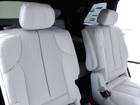 Used 2026 Cadillac Vistiq Sport image 15