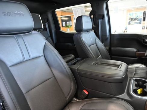 Used 2021 Chevrolet Silverado 1500 High Country w/ Technology Package image 9