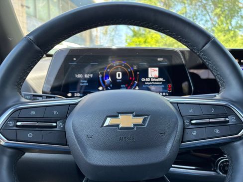 Used 2025 Chevrolet Equinox LT AWD/4WD image 28