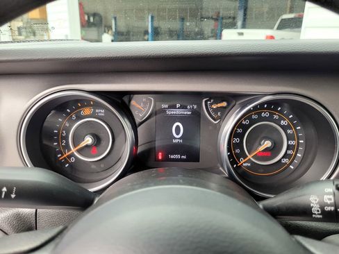 Used 2023 Jeep Wrangler Sport AWD/4WD image 23