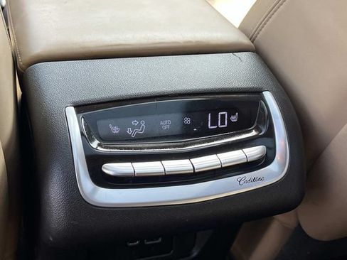 Used 2020 Cadillac XT6 Premium Luxury w/ Platinum Package AWD/4WD image 18