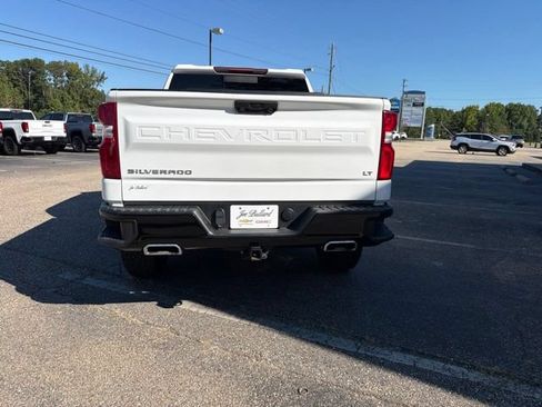 Used 2024 Chevrolet Silverado 1500 LT Trail Boss w/ Convenience Package II AWD/4WD image 8